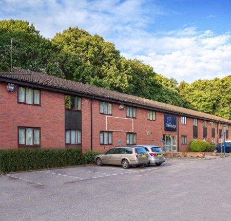 travel lodge meday.jpg